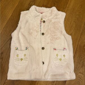 Boden fur vest with tags. Never worn. Size 9-10Yrs 🤍